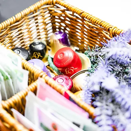 Prime Spot For 5 Full Kitchen Wi-fi Ac * 索菲亞